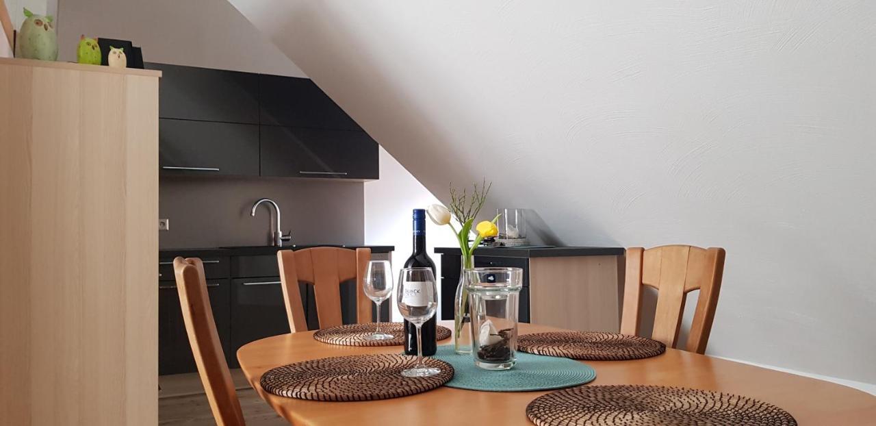 Weingut Schunck Apartamento Leinsweiler Exterior foto